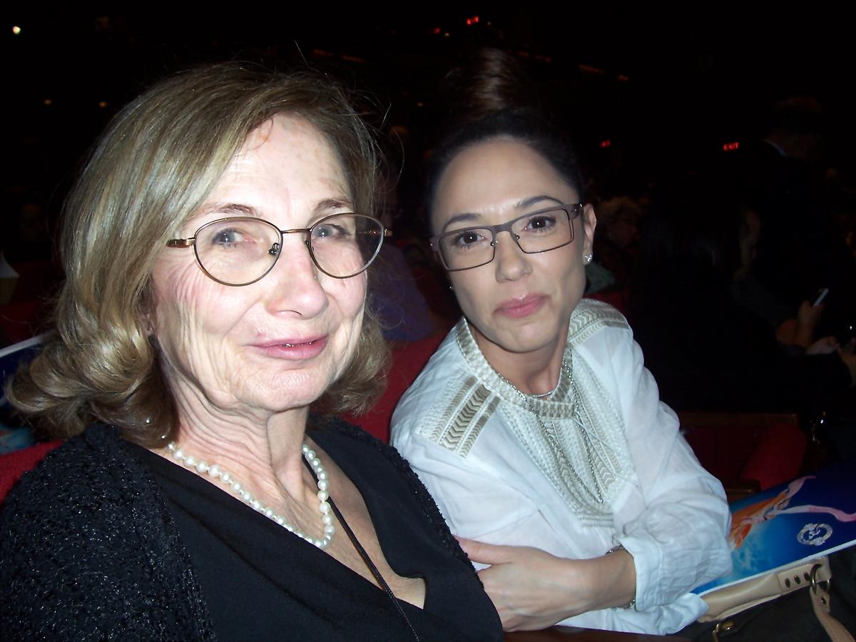 Artist Affected by Shen Yun on Many Levels