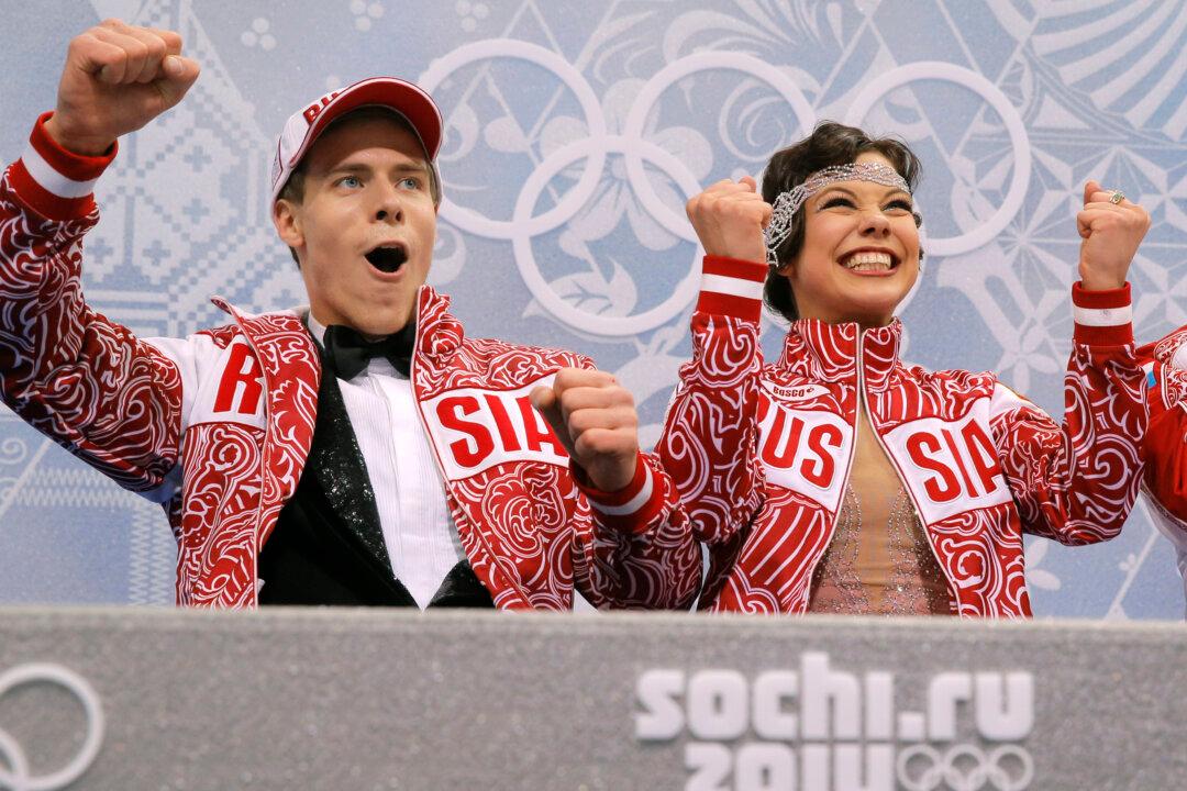 Elena Ilinykh and Nikita Katsalapov Russian Figure Skaters Split