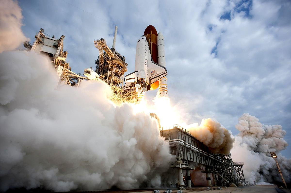 From Earth Entrepreneurs to the Moon and Beyond: Leading the Way to Privatized Space