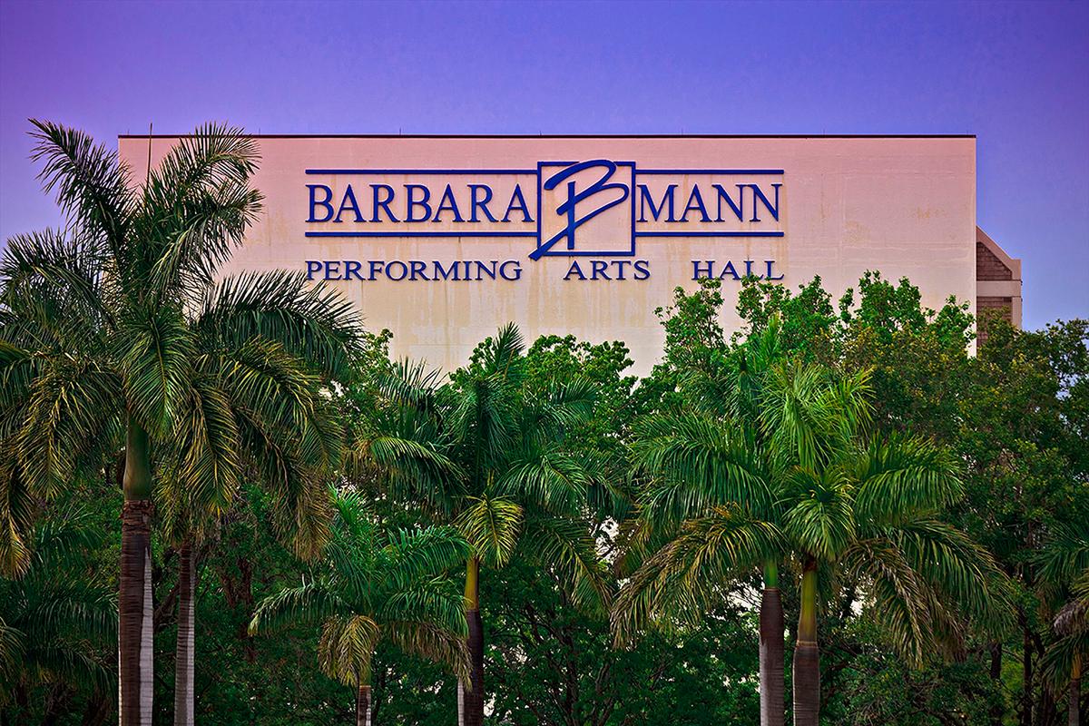 Shen Yun Bestows Grace and Beauty on Fort Myers Audience