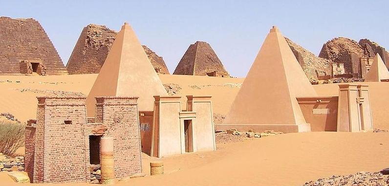 7 Pyramids Outside of Egypt (+Photos)