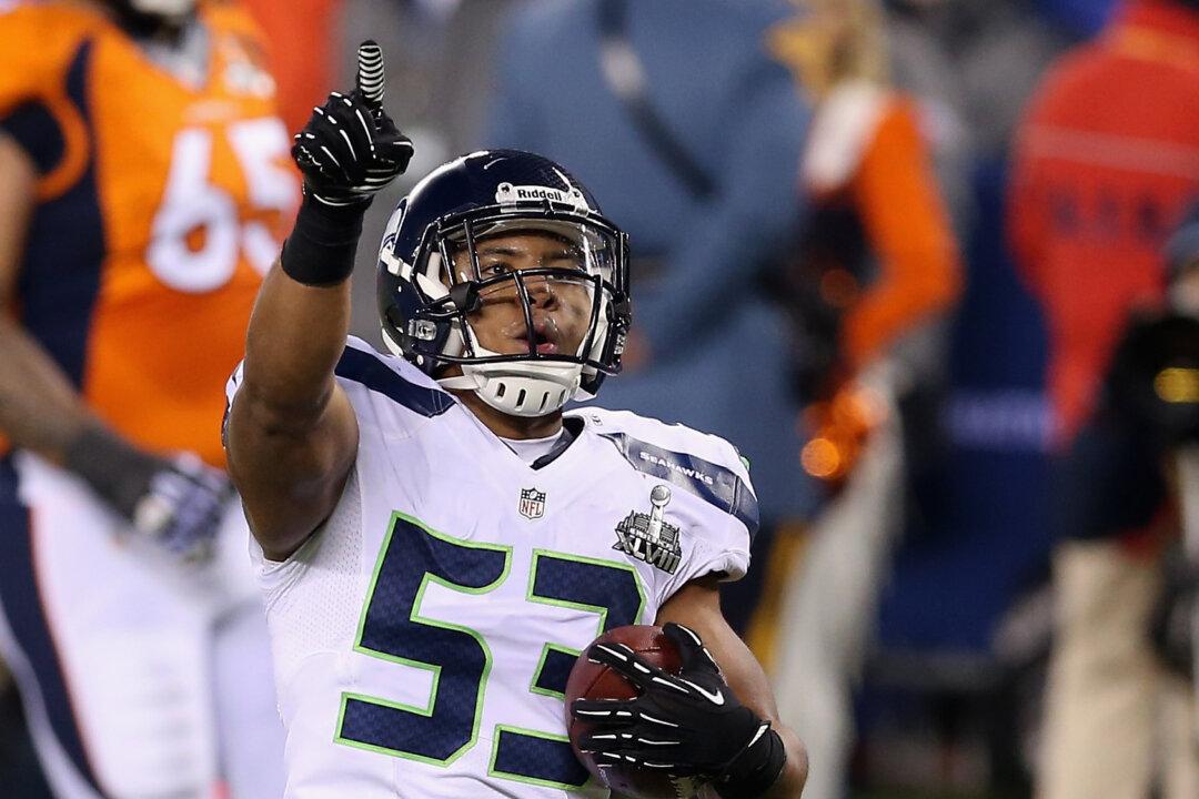 Seattle Seahawks in Control, Denver Broncos in Need of a Miracle at Halftime Super Bowl XLVIII