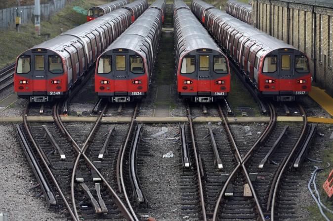 Woman Slides Down Escalator in London’s Subway, Injuring Herself and Elderly Woman