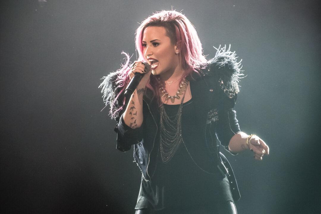 Demi Lovato Concert in Toronto (Photo Gallery)