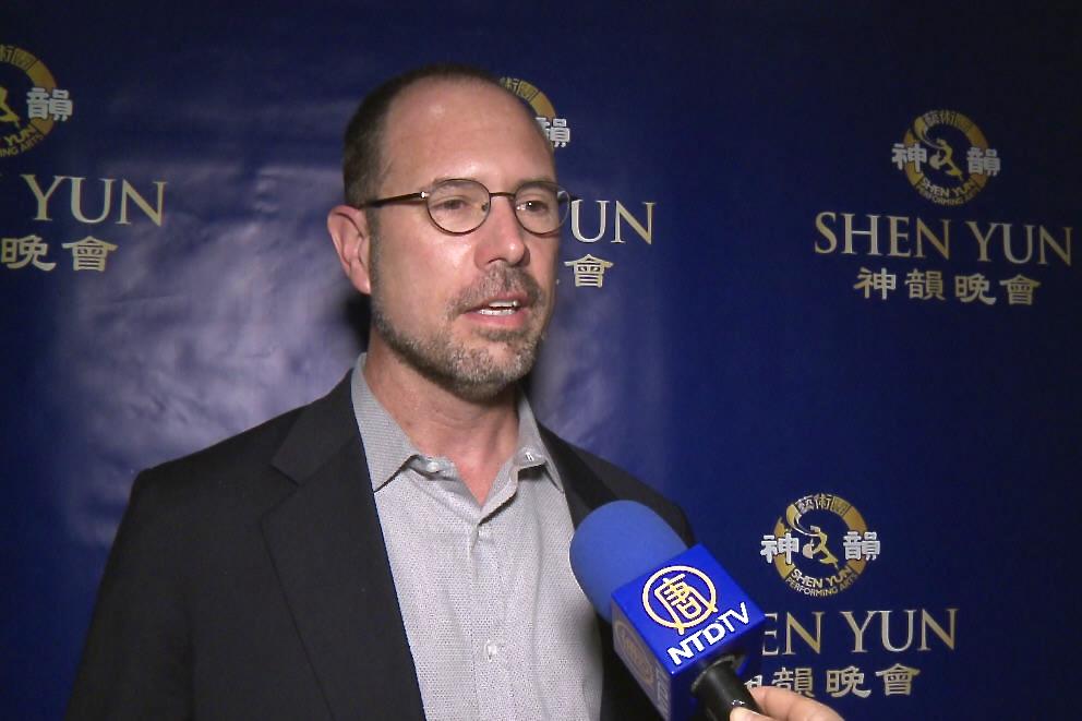 ‘Death by China’ Author Praises Shen Yun’s Independence