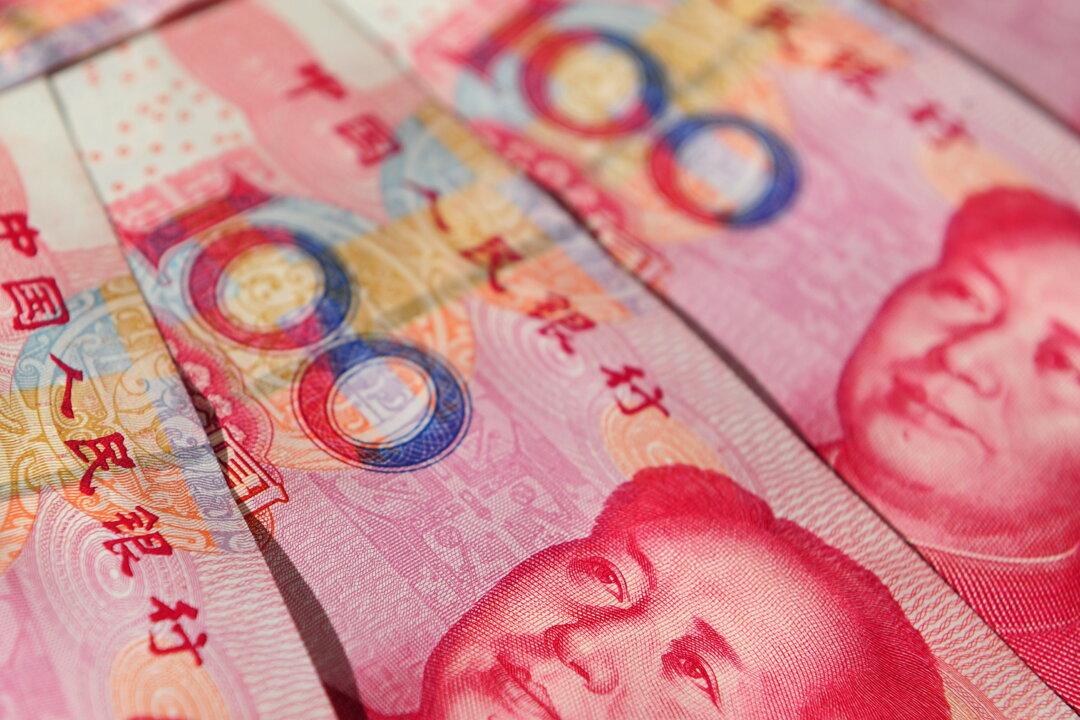 Chinese Boy Takes 20,000 Yuan to Kindergarten to Play Poker