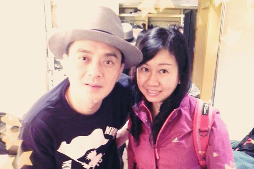 Celebrity Thanks Two Hong Kong Women for Defending Human Rights