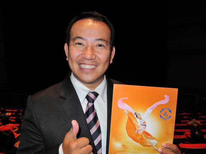 Head of ROC Phys Ed Association Brought to Tears by Shen Yun