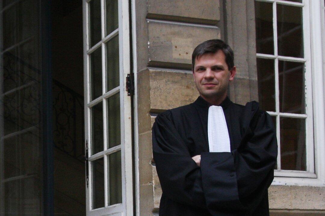 Chinese Embassy Attempts to Prevent Rally During Xi Jinping Visit in Paris