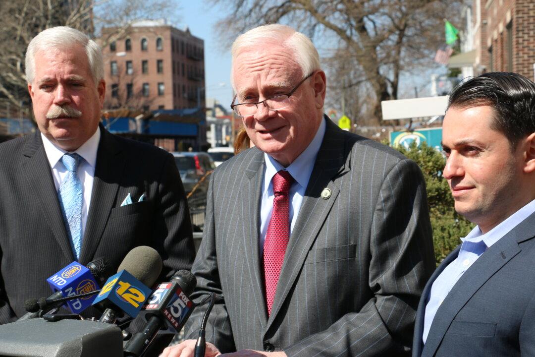 NY Lawmakers Push for Credit Card Microchips to Combat Theft