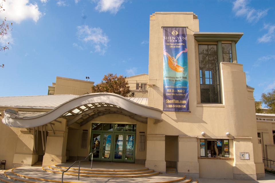 Company President: ‘Everyone should see’ Shen Yun