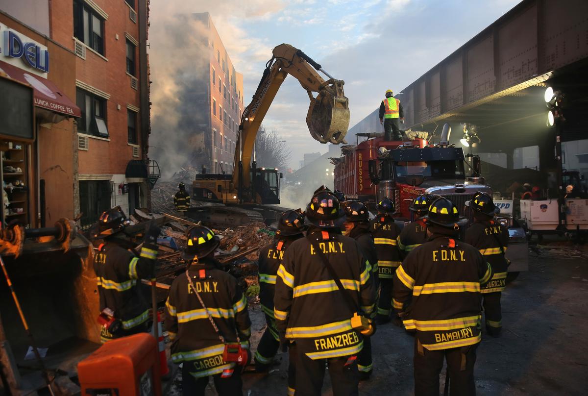Responders Brave Freezing Winds as Search and Rescue Continues in NYC