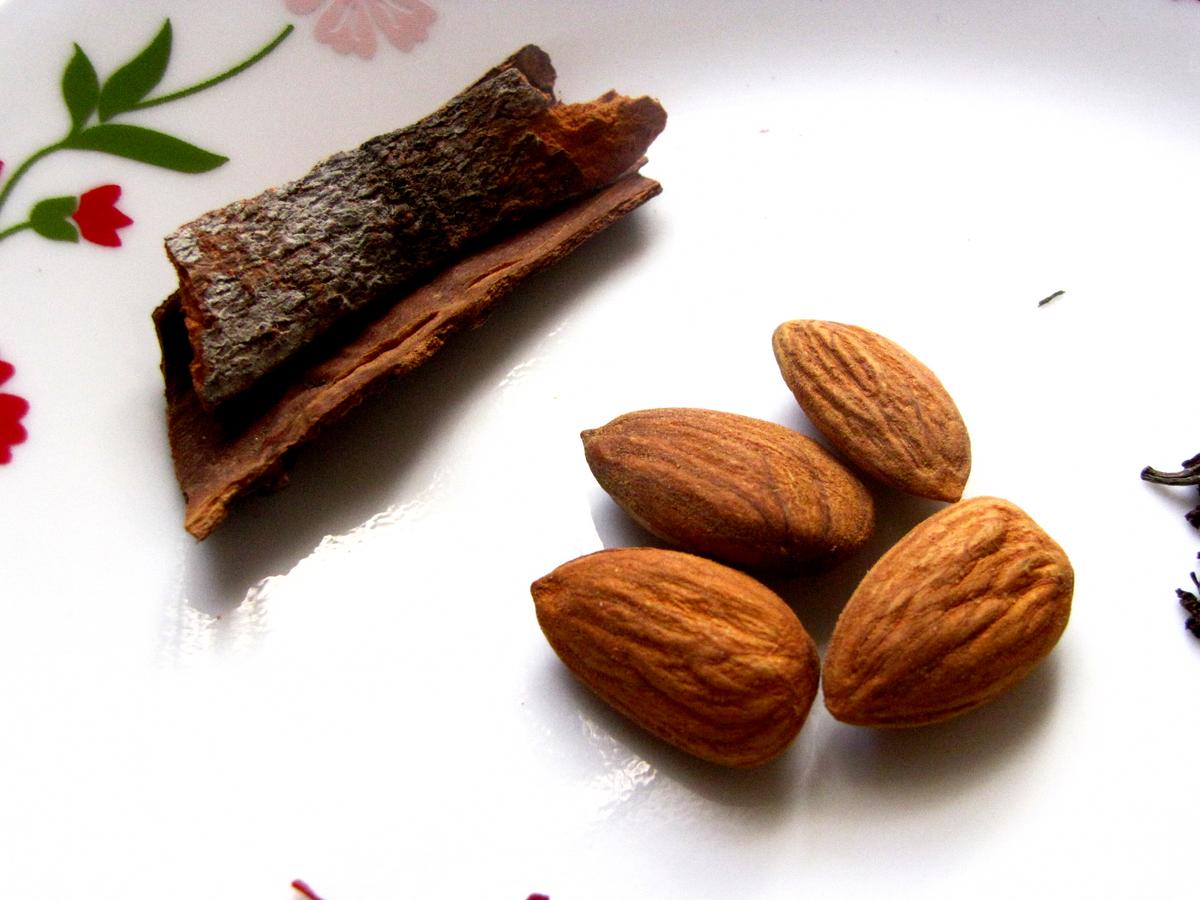 Kashmiri Kahwah, a Drink From India (+Recipe)