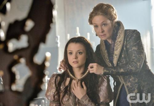Reign Season 2: CW Show Renewed as Season 1 Passes Midway Point