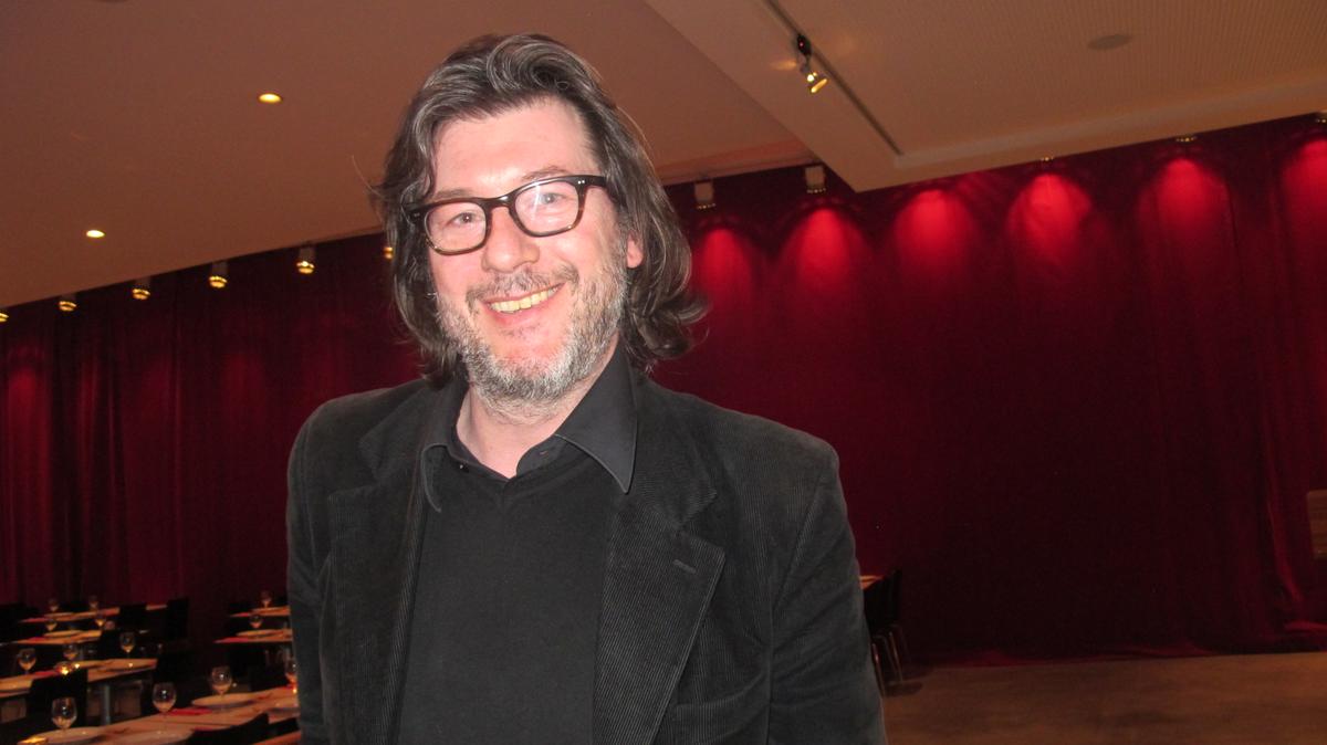 Graphic Artist’s Curiosity of Shen Yun Brings Positive Surprise