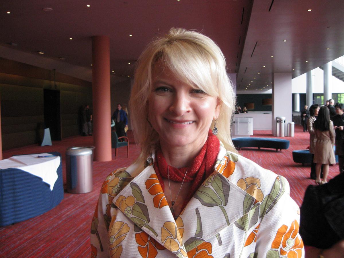 Gift of Chinese Culture Seen Through Shen Yun