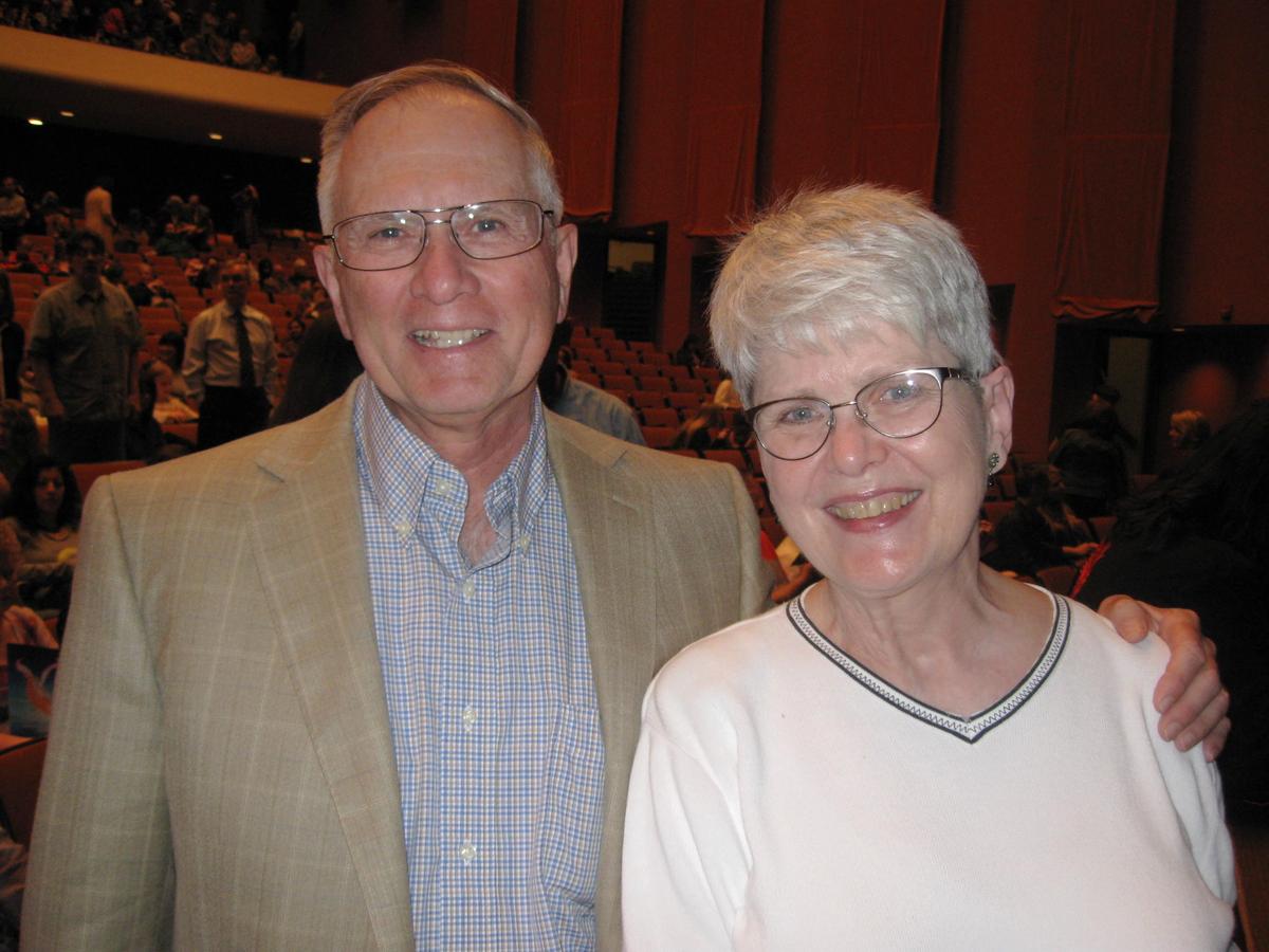 Shen Yun an Anniversary Gift in Normal