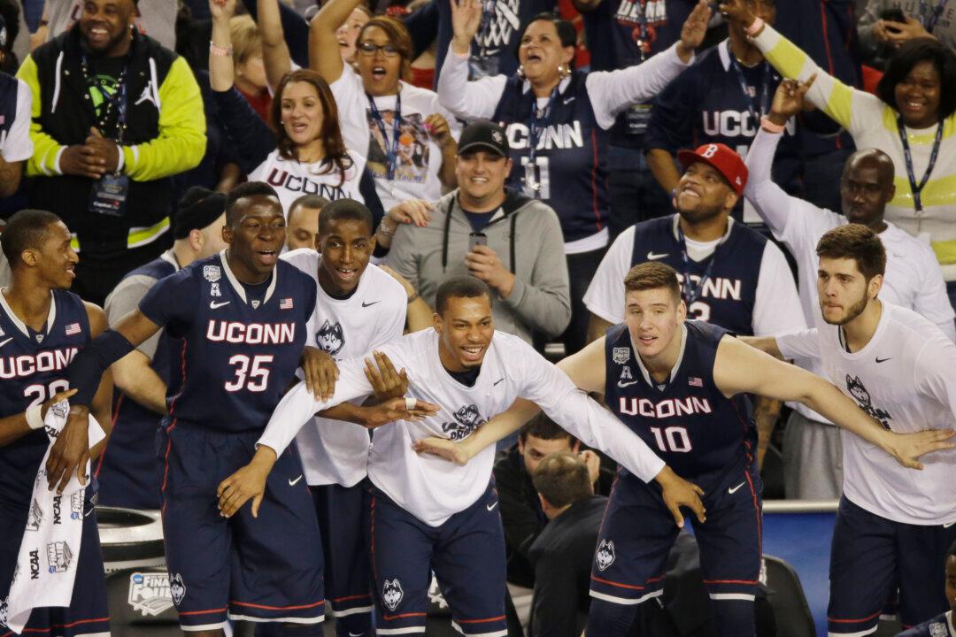Derek the RA: Email Allegedly From UConn Resident Assistant Decrying NCAA Game Goes Viral