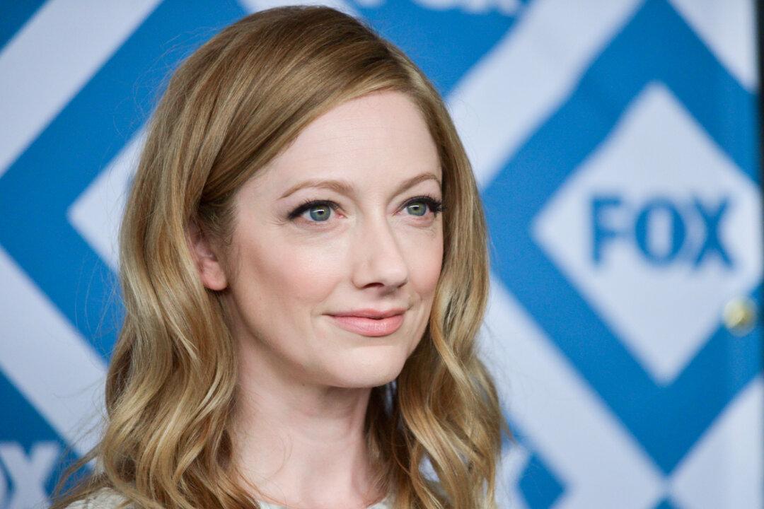 Jurassic World (Jurassic Park 4): Judy Greer Joins Cast Members Chris Pratt and Bryce Dallas Howard