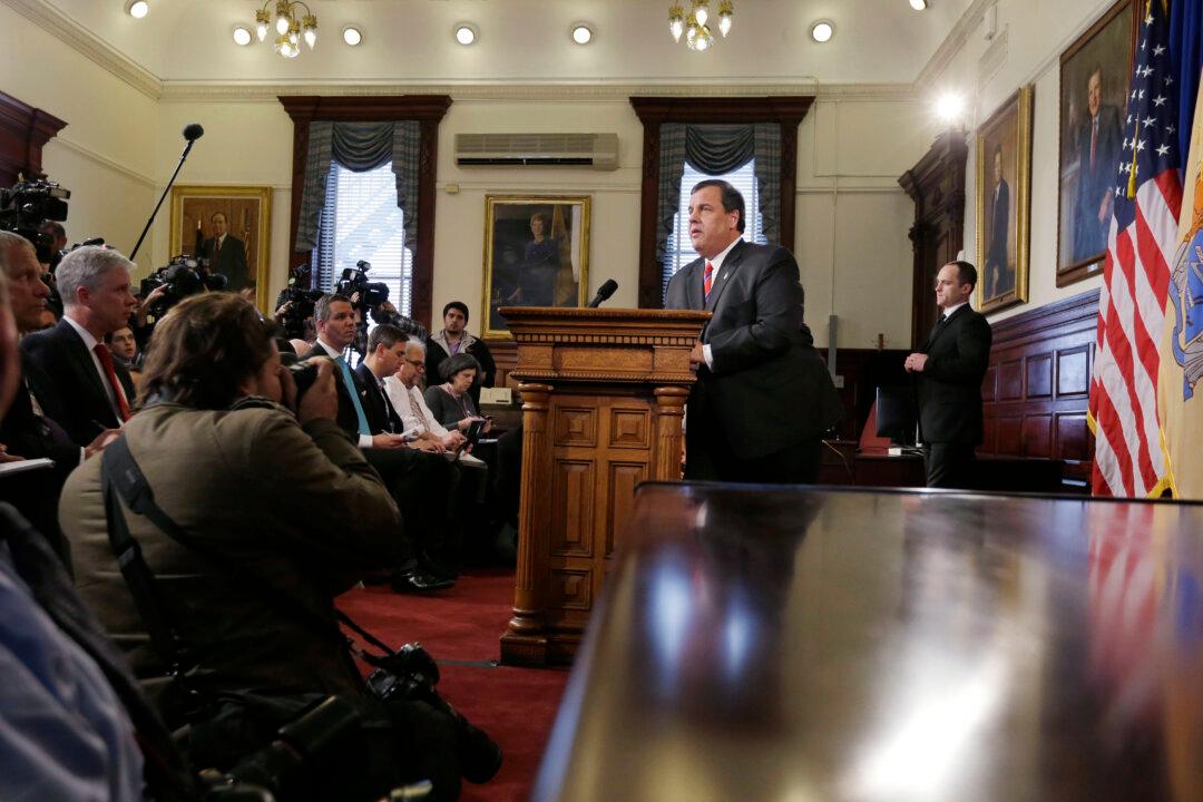 GOP Gets $10k Donation from Law Firm that Cleared Chris Christie in Bridge Scandal