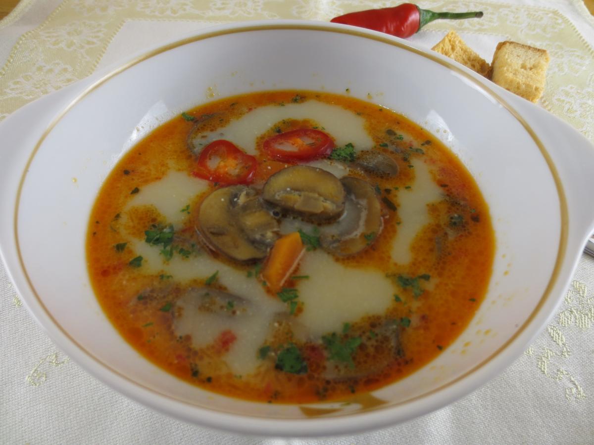 Mushroom Soup With Garlic and Cream