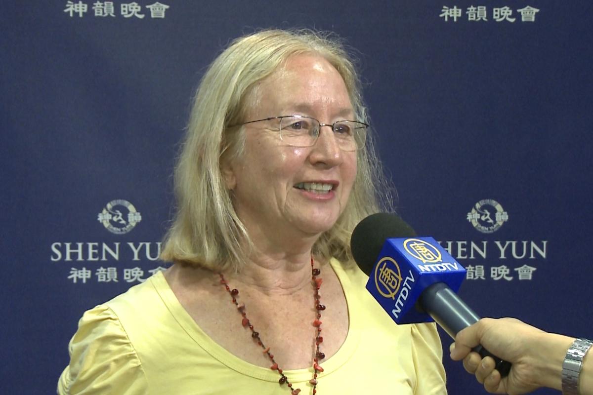 Folk Dancer Loved Watching the Shen Yun Dancers’ Movements