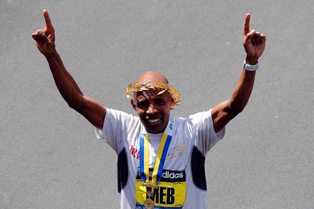 Meb Keflezighi Wins 118th Boston Marathon, First American Since 1983