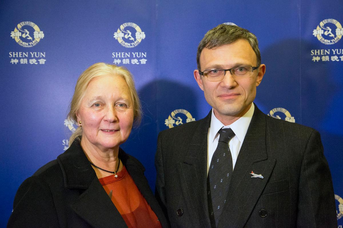 Shen Yun ‘Such an Uplifting Programme’, Commercial Pilot