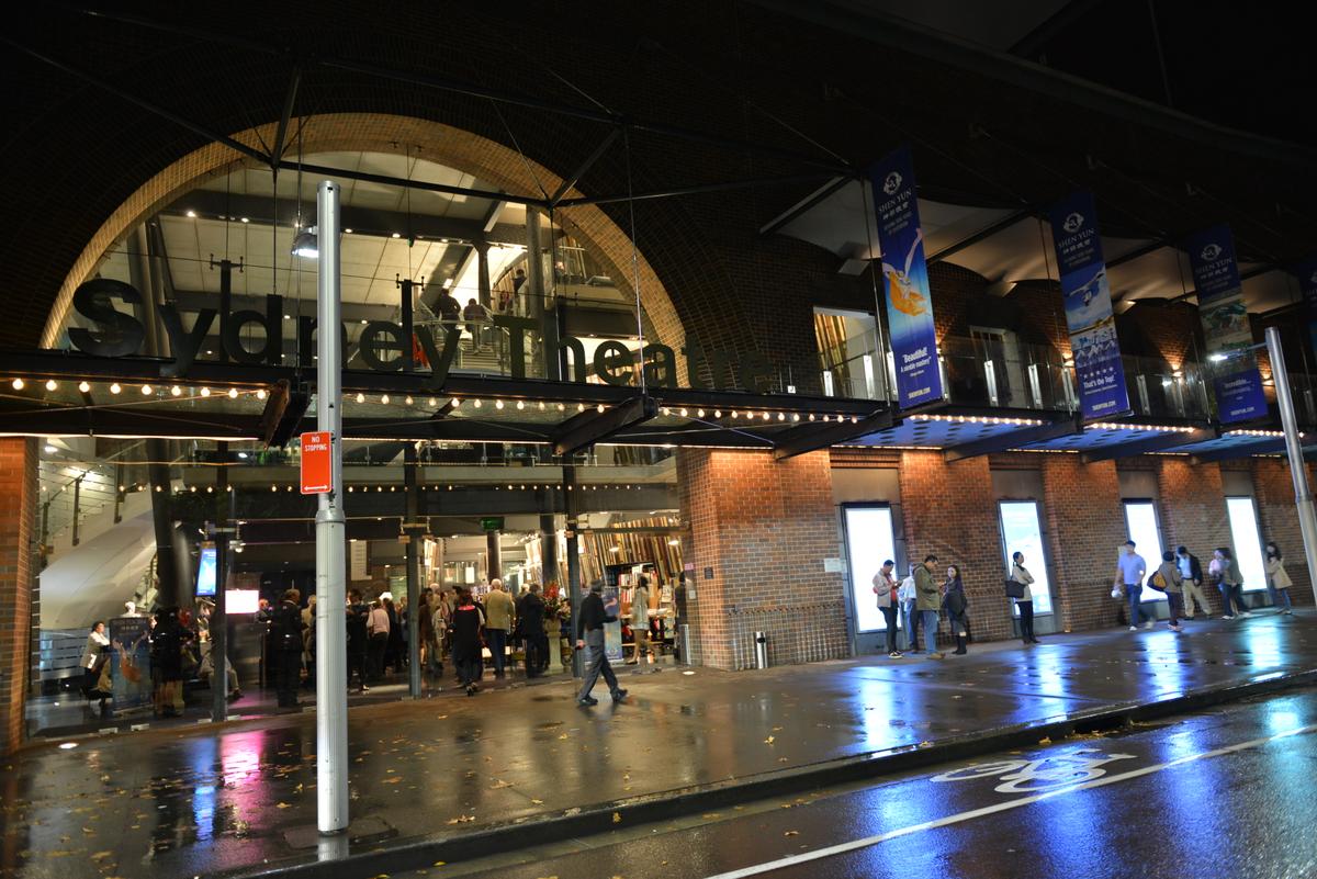 Shen Yun Shines Over Audience on Rainy Night in Sydney