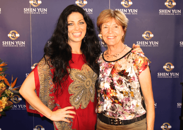 Dance Teacher Says Shen Yun so Beautiful ‘I started to cry’