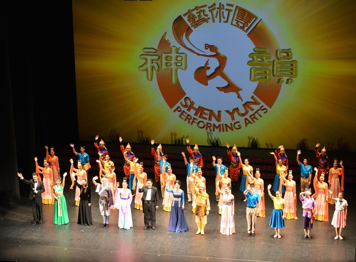 Shen Yun Draws Sydneysiders of All Ages and Professions