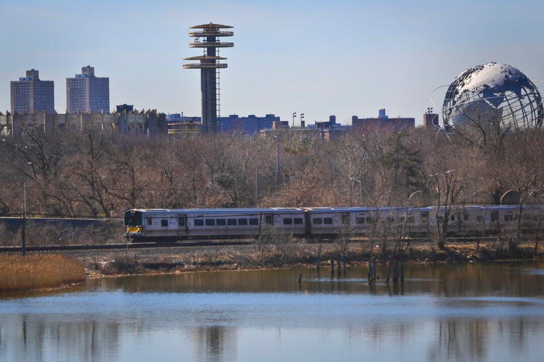 MTA Votes for Buses in Case of LIRR Strike