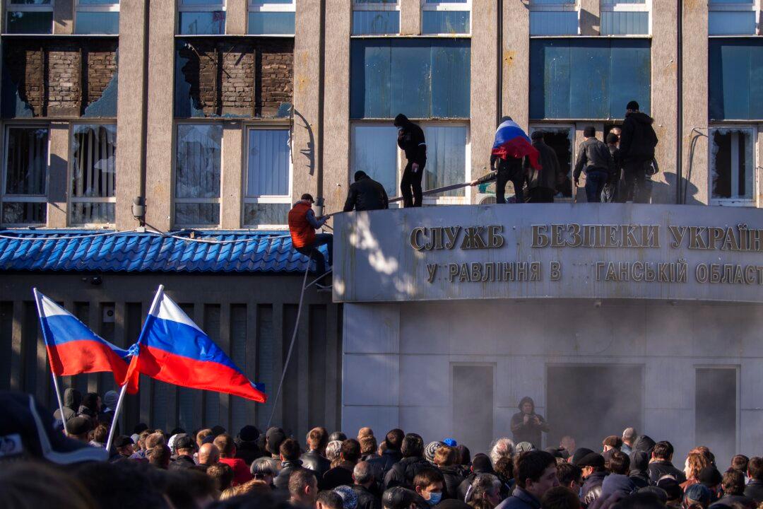 Ukraine Veers Closer to Collapse as Activists in Donetsk Proclaim ‘People’s Republic’