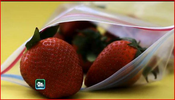 Tips for Eating Healthy While Traveling (Video)