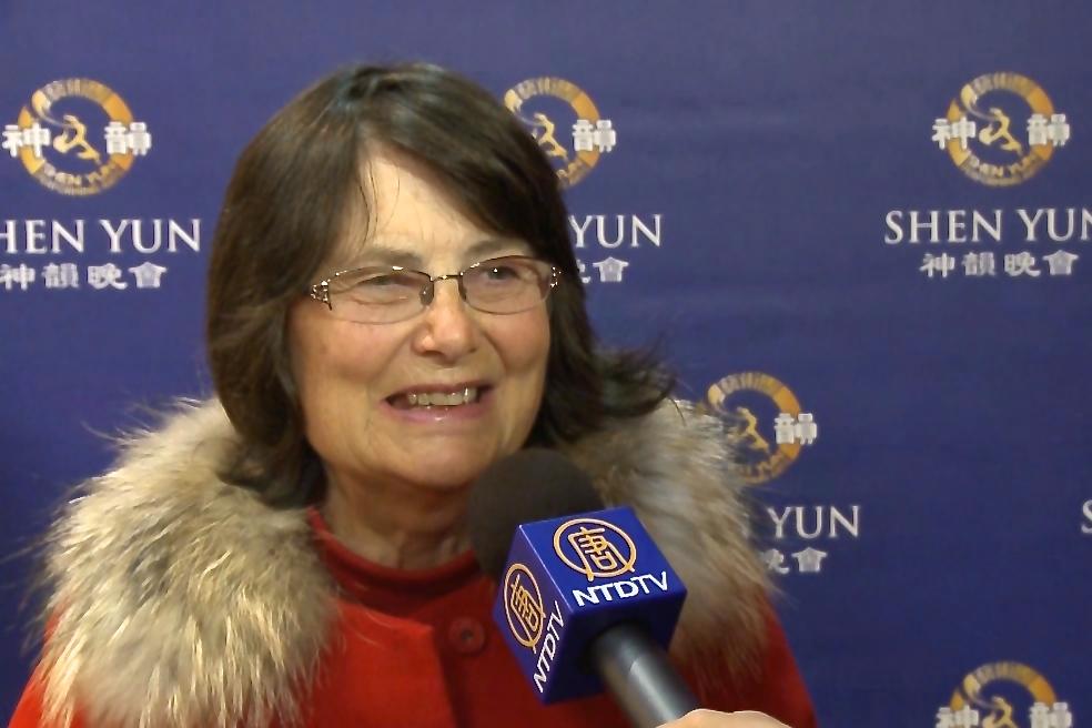 Artist Says Shen Yuns Colours ‘Vibrant! Stunning! Spectacular!’