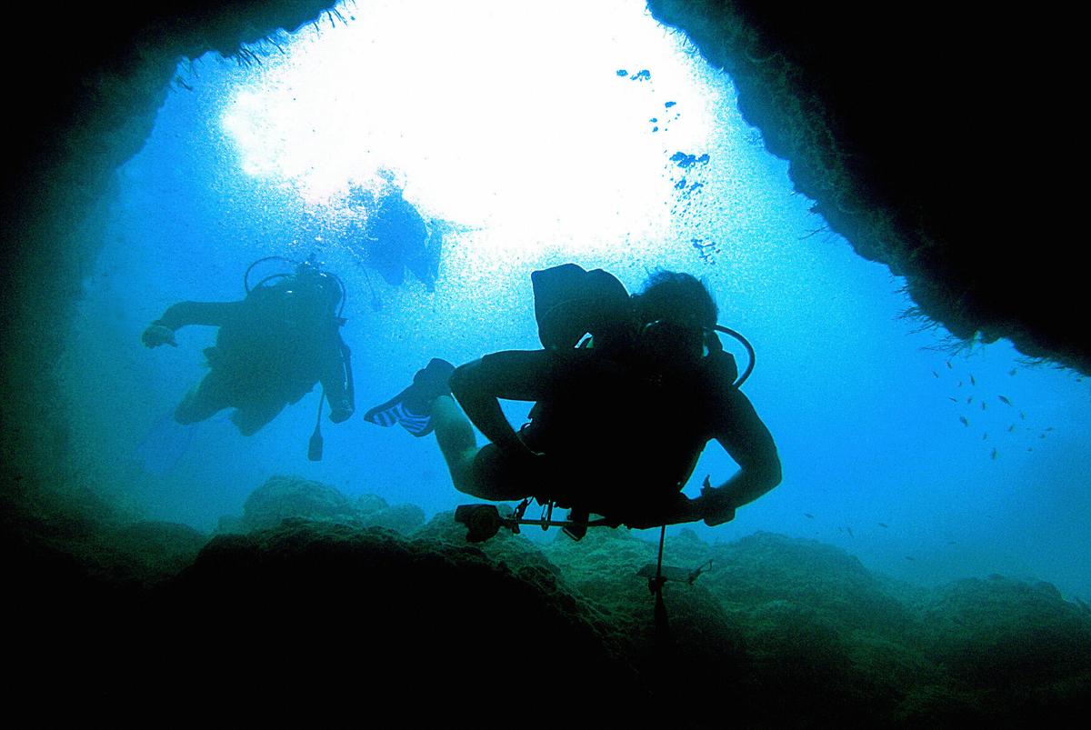 Underwater Discovery in Submerged Mexican Cave Provides Glimpse of First Americans