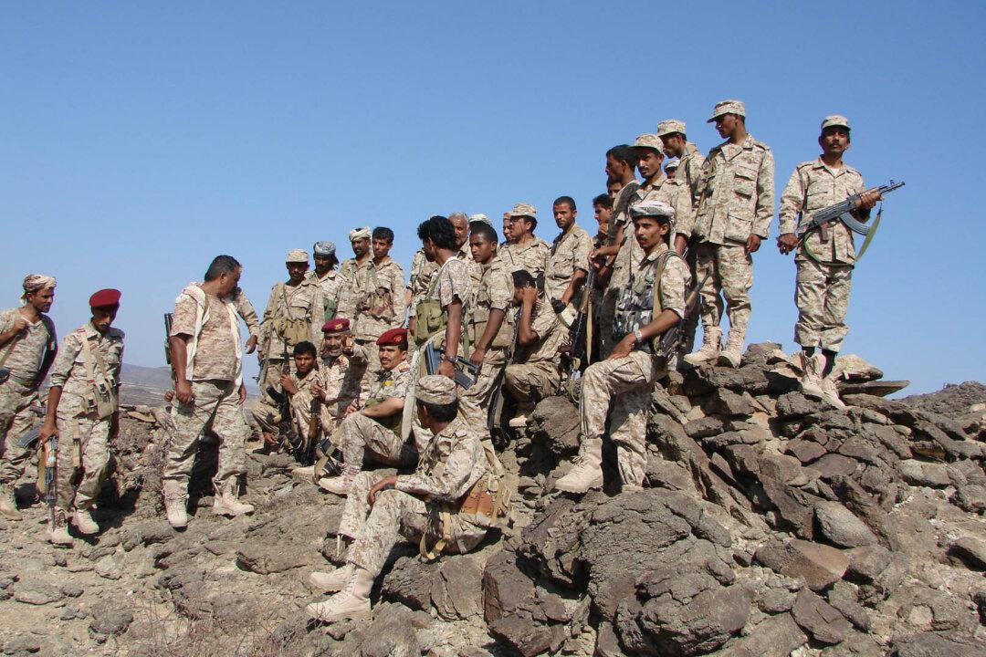 Yemen Pro-Government Troops Retake Rebel-Held Base in South