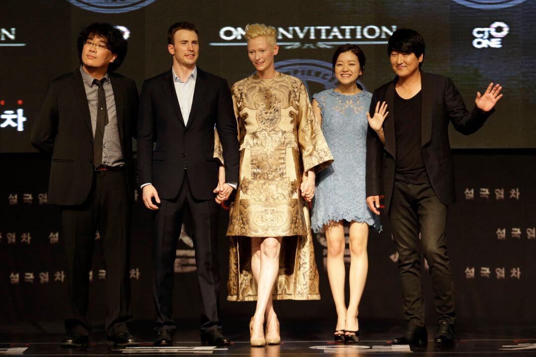 ‘Snowpiercer’; Chris Evans’ Movie Trailer Released