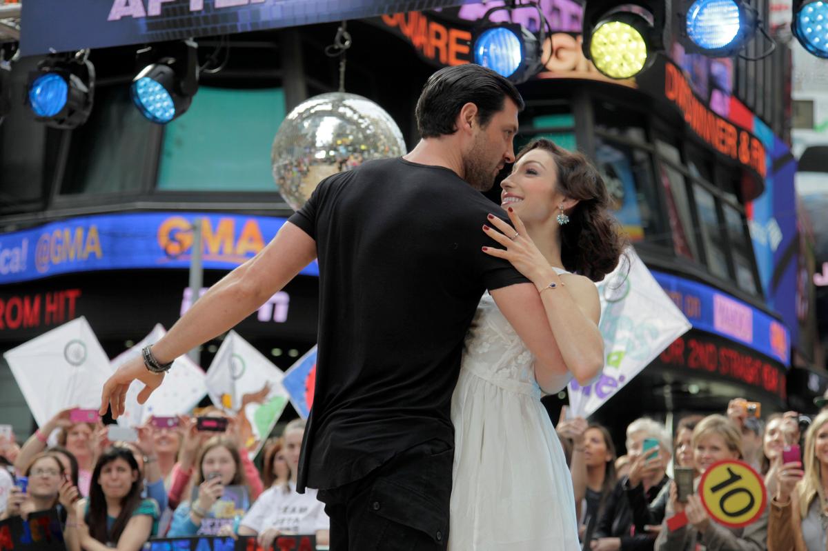 Meryl and Maks Dating? Couple Kiss on ‘Dancing With the Stars’ Finale (+Photos)