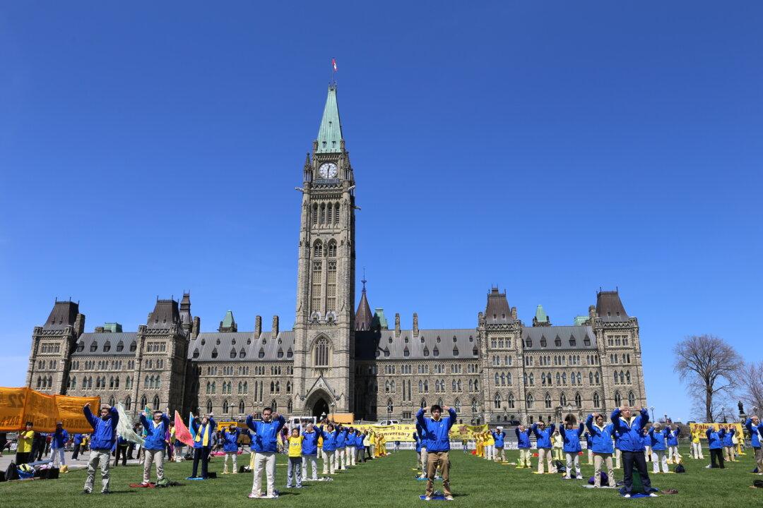 World Falun Dafa Day Celebrated in Canada