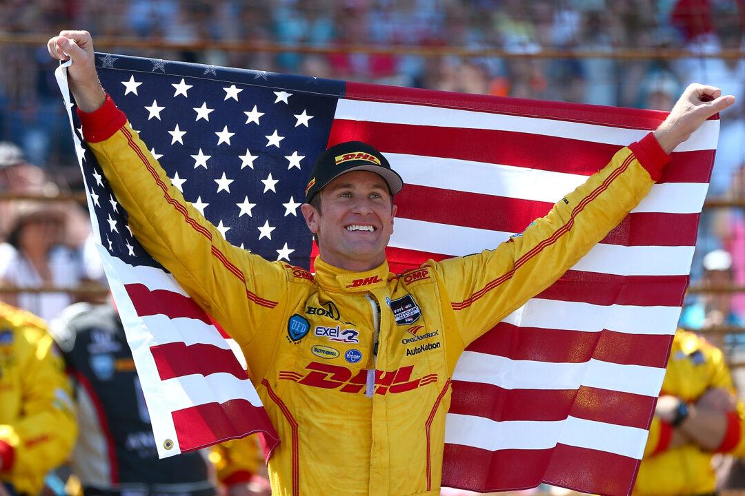Ryan Hunter Reay Wins Second-Closest Indianapolis 500 in History (+video)