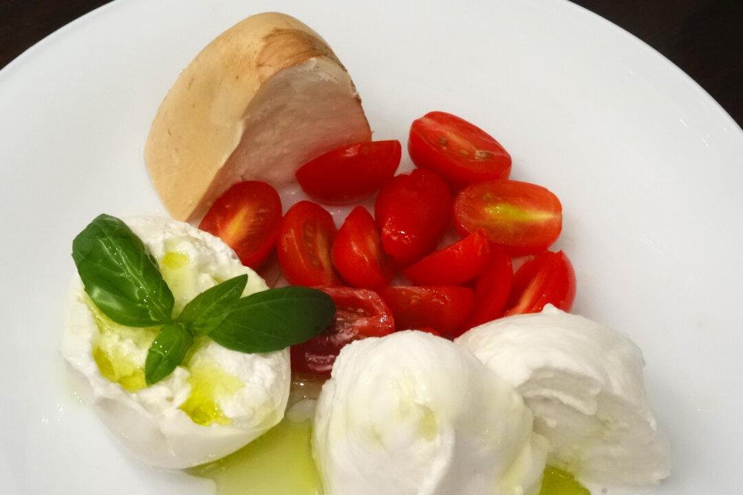 Mozzarella & Vino: The Magic of Mozzarella