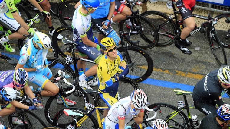 Michael Rogers Wins Giro d'Italia Stage 11 with Long Solo Attack