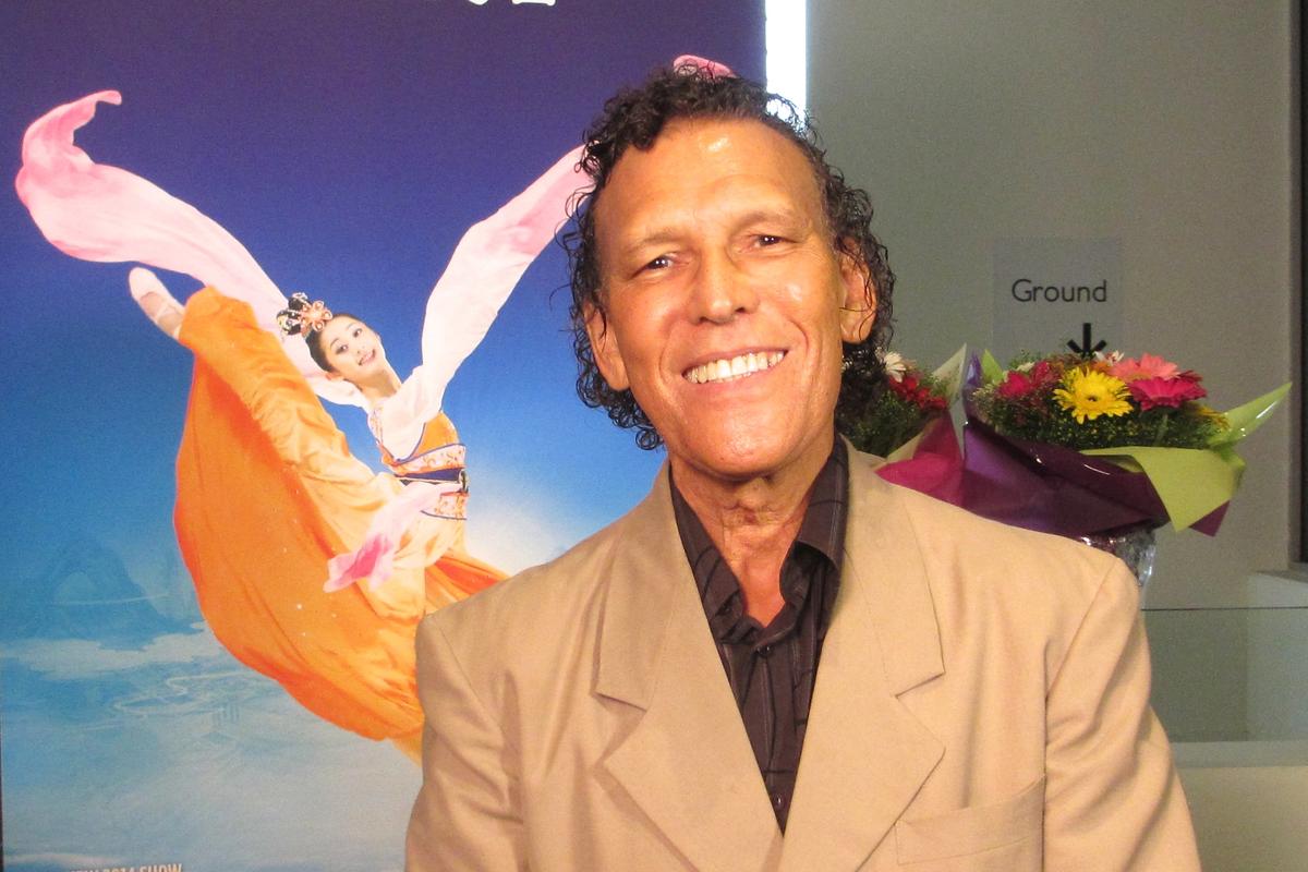 Musician Urges People Go and See Shen Yun