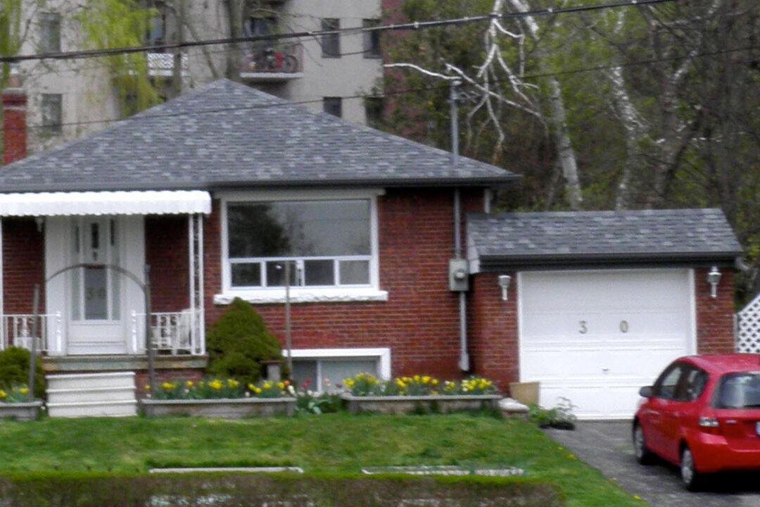 Investors Group Mortgage Deal Comes With Strings Attached