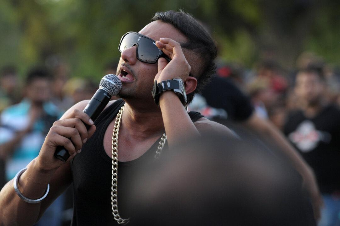 Honey Singh Dead in Car Accident? Nope, Rapper ‘Yo Yo Honey Singh’ is a Victim of a Death Hoax and Still Alive