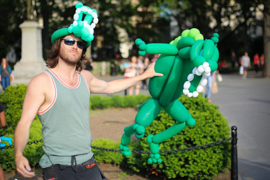 This Is New York: John Murdock, a Philosophical Balloon Man