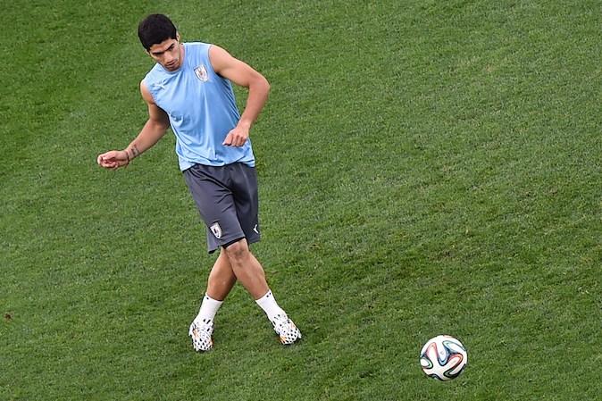 England vs Uruguay Line Ups: Luis Suarez, Raheem Sterling Will Start