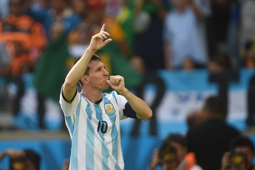 Lionel Messi Birthday: Celebrates with Girlfriend Antonella Roccuzzo, Son Thiago in Brazil