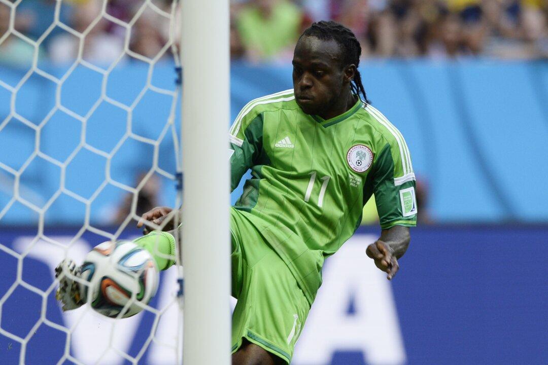 Victor Moses Goal Line Clearance Video: Goal Line Technology Shows No Goal for Karim Benzema